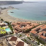 Torres Del Sol Sea View Apartman